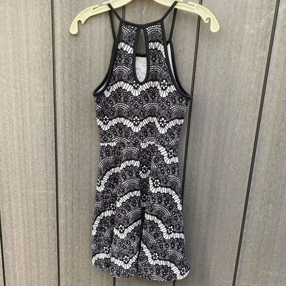 Windsor Dress‎ - Picture 4 of 9